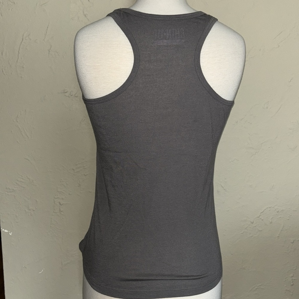 CHIN UP racerback gray workout/yoga shirt tank shirt in women’s size medium - Picture 4 of 7